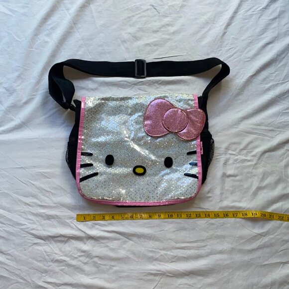 VINTAGE - Hello Kitty Shiny Messenger Bag, Sanrio - Picture 2 of 6
